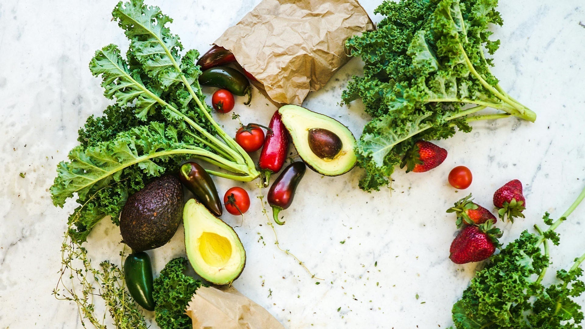 Alimentos, complementos y rutinas deportivas: todo lo que no puede faltarte este verano